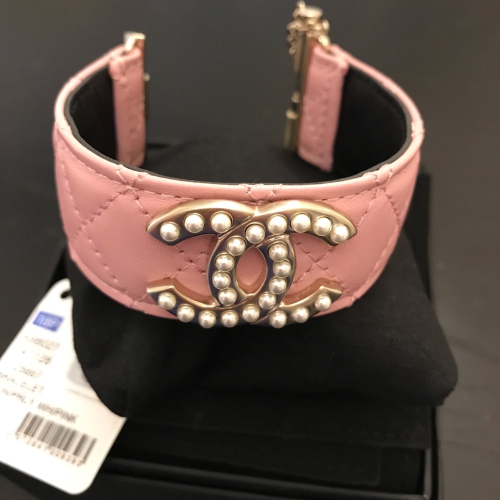 CHANEL PINK AND PEARL LEATHER CUFF BRACELET NWT